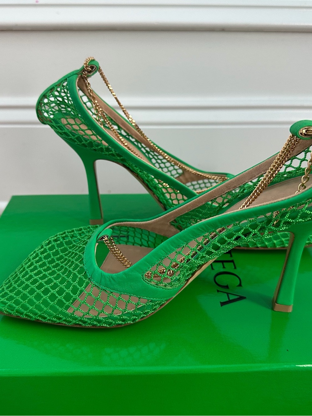Bottega Veneta Green Mesh Chain-Trim Heels - Picture 3 of 6
